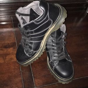 black Dr.Martens harrison shoe